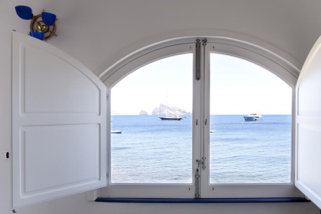 Villa Il Galeone Panarea Room photo