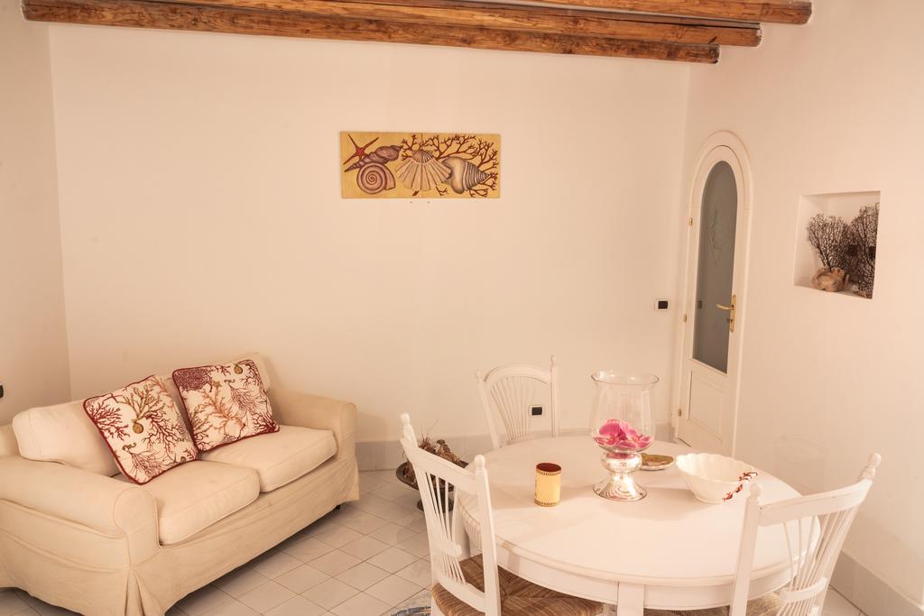 Villa Il Galeone Panarea Room photo