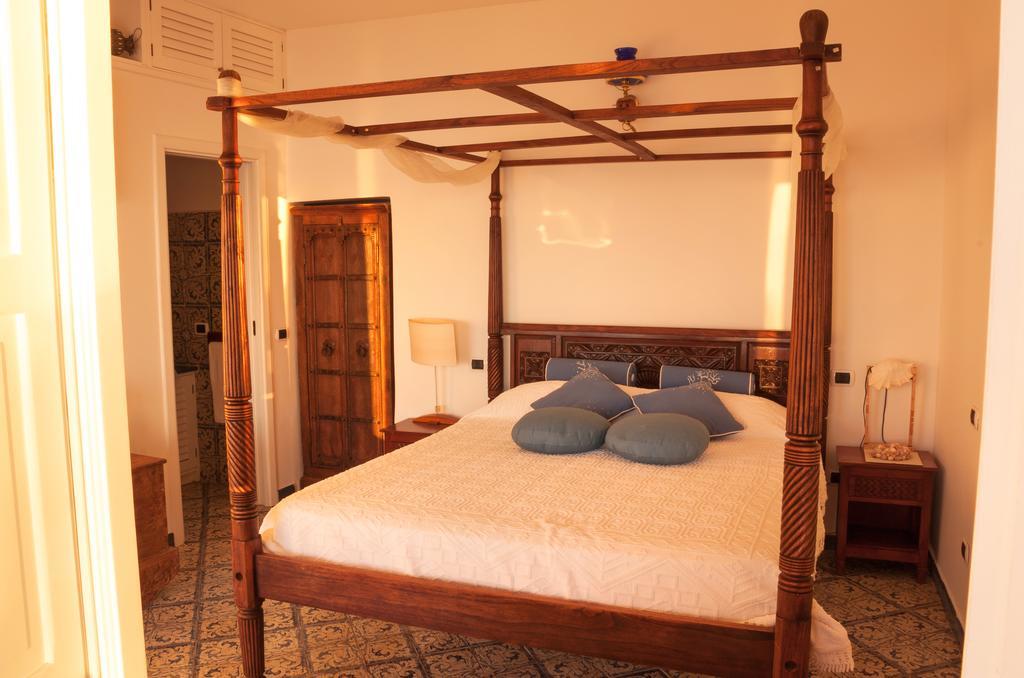 Villa Il Galeone Panarea Room photo